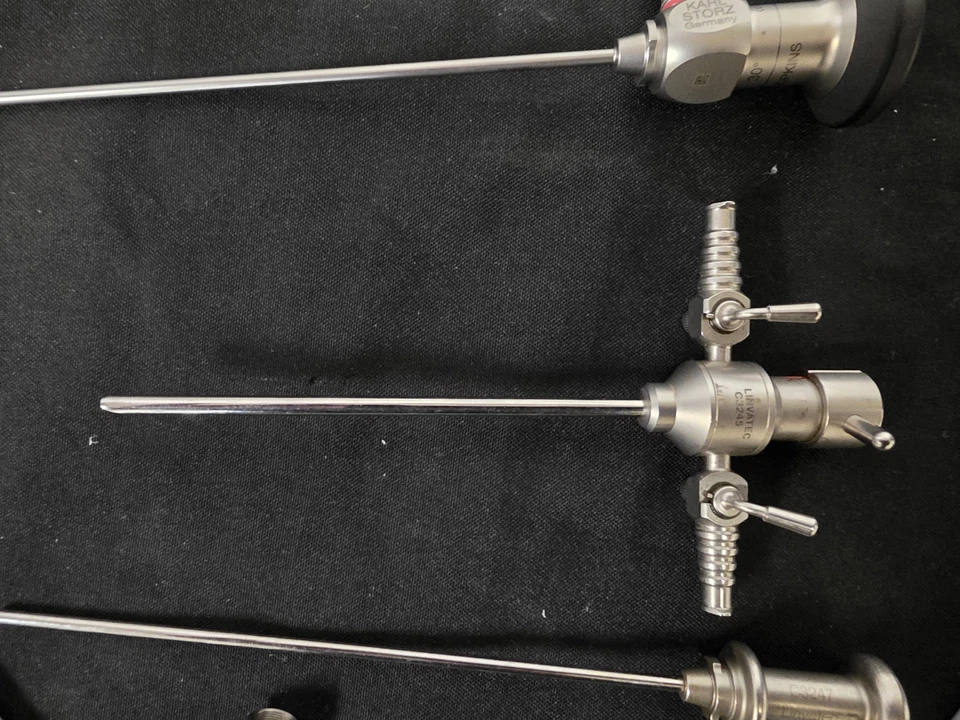 Juego de artroscopia articulada pequeña K. Storz 4x30° con bandeja Foto 4 de 4