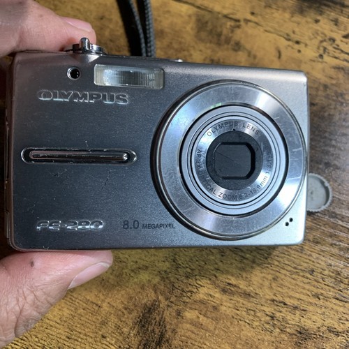 Olympus FE-280 Silver Digital Camera 8.0 Megapixels FOR PARTS OR REPAIR - Picture 9 of 10
