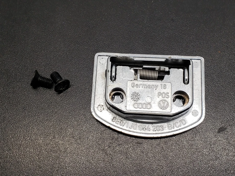 Anclaje de gancho de amarre OEM 1J0864203C para Audi A4 Quattro 1998-2008 Foto 2 de 3