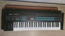 Yamaha YAMAHA DX7 synthesizer