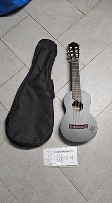 Yamaha Acoustic Guitalele GL1