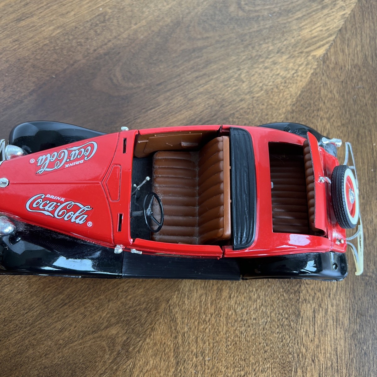 Coca-Cola 1934 Ford V8 Roadster Diecast Metal Car 1:19 Scale by