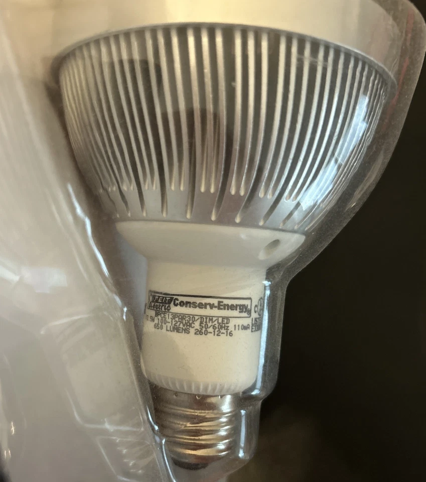 Feit Electric LED Dimmable Par30 Flood Light 650 Lumens 75W Equivalent Brand New - Image 3 of 3