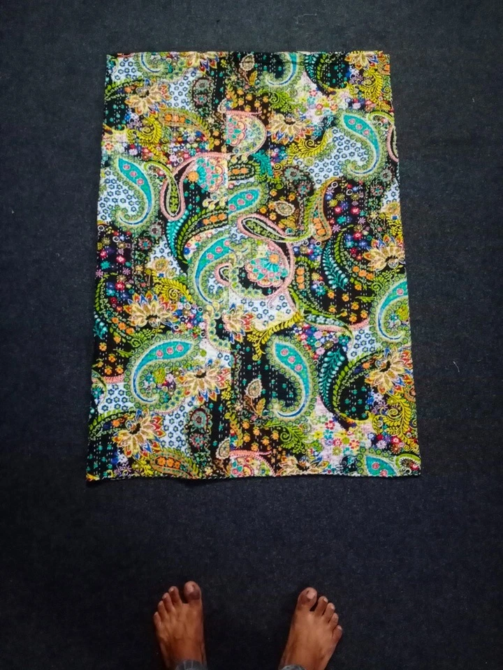 Edredón Kantha estampado paisley negro indio hecho a mano, manta Kantha, tiro, Kantha, Foto 3 de 4