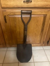 VINTAGE 28" "C &O" RAILROAD   #2 ROUND POINT SHOVEL  AMES