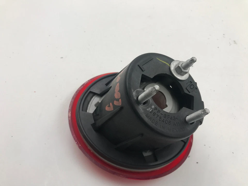 Luz trasera inferior del lado del conductor Chevrolet HHR 2006-2011 OEM B08003 Foto 4 de 4