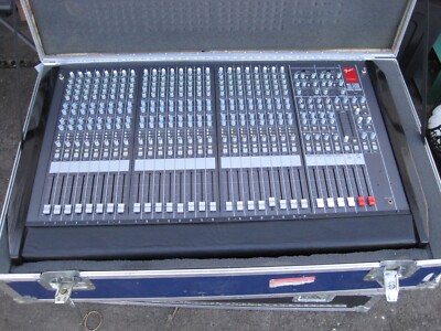 USED FENDER MX-5224 5200 24 CHANNEL MIXING CONSOLE W/ROAD CASE | eBay