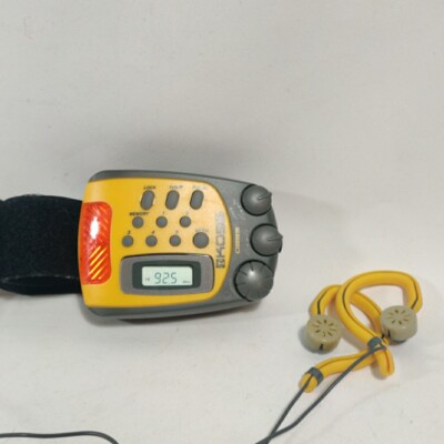 KOSS PP-257 Digital AM/FM  Armband Sports Radio Ear Clip Speakers Working