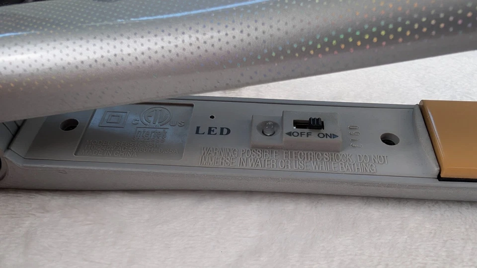 Plancha de pelo Chi Ultra Professional cerámica salón GF6515 1" plateada Foto 3 de 4