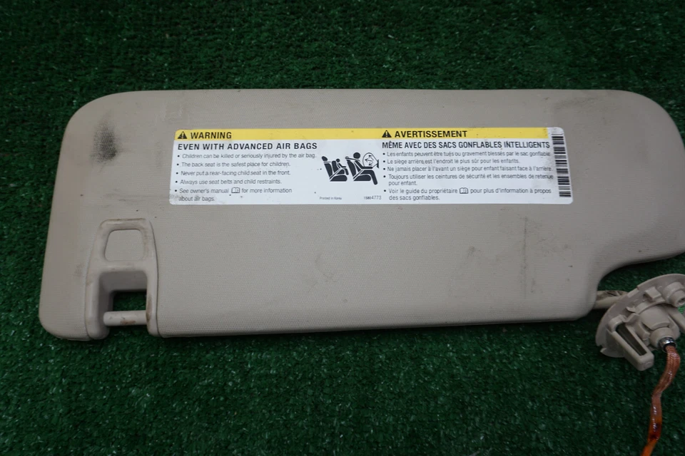 2014 15 BUICK REGAL RIGHT Sun Visor OEM 1 Peice  22800048R - Imagem 2 de 2