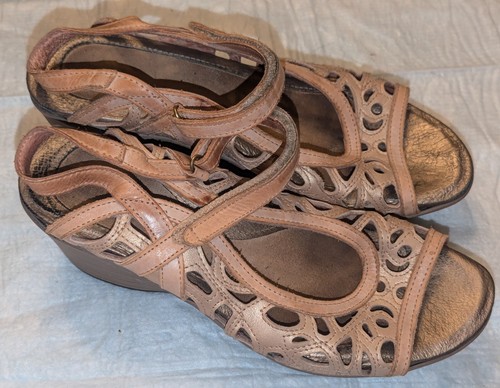 NAOT Womens Deluxe Wedge Sandals Cut Out Leather Metallic Gold Tan 37 US 6-6.5
