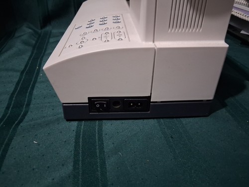Máquina de coser Pfaff creative 2124 enciende, funciona WP691 - Imagen 5 de 7