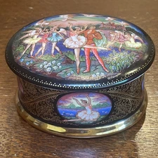 Ardleigh Elliott & Sons Porcelain TRINKET/MUSIC BOX, Signed/Numbered Russia 1992