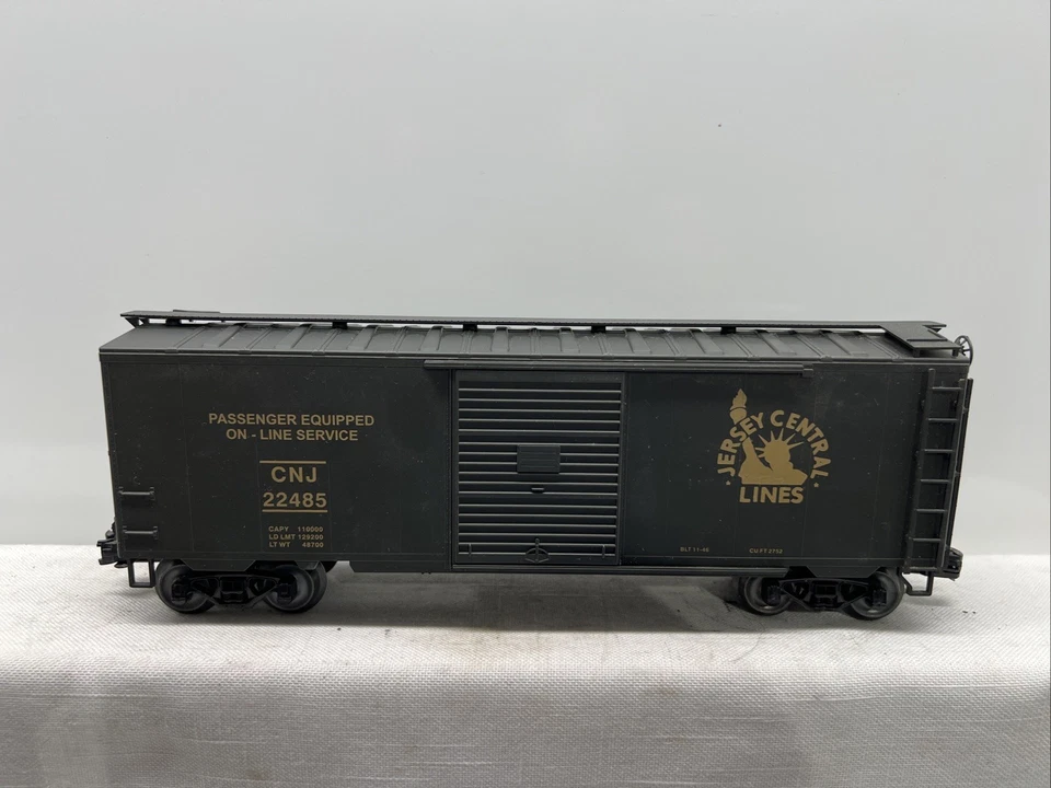 WEAVER O SCALE ULTRA LINE CNJ CENTRAL NEW JERSEY EXPRESS PS-1 BOX CAR 2 RAIL - Image 4 of 4