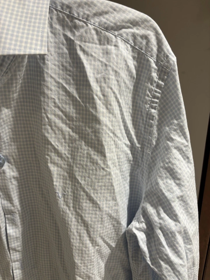 Camisa Versace a cuadros azul y blanco talla grande/16 1/2 cuello. Manga larga. Usado en excelente estado. Foto 4 de 4