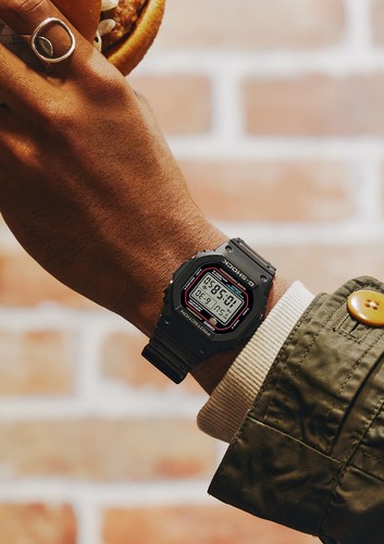 Orologio Uomo Casio G-Shock Iconic Styles DW-5600RL-1JF Nero Made in Japan 241 - Foto 4 di 7