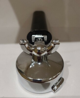 Gaggia Classic Siebträger, 58 mm Tampergröße, Doppelauslauf. Marke Gaggia.