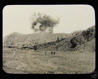 Glas Magische Laterne Dia BROMO VULKAN AUSBRUCH UM 1890 JAVA FOTO