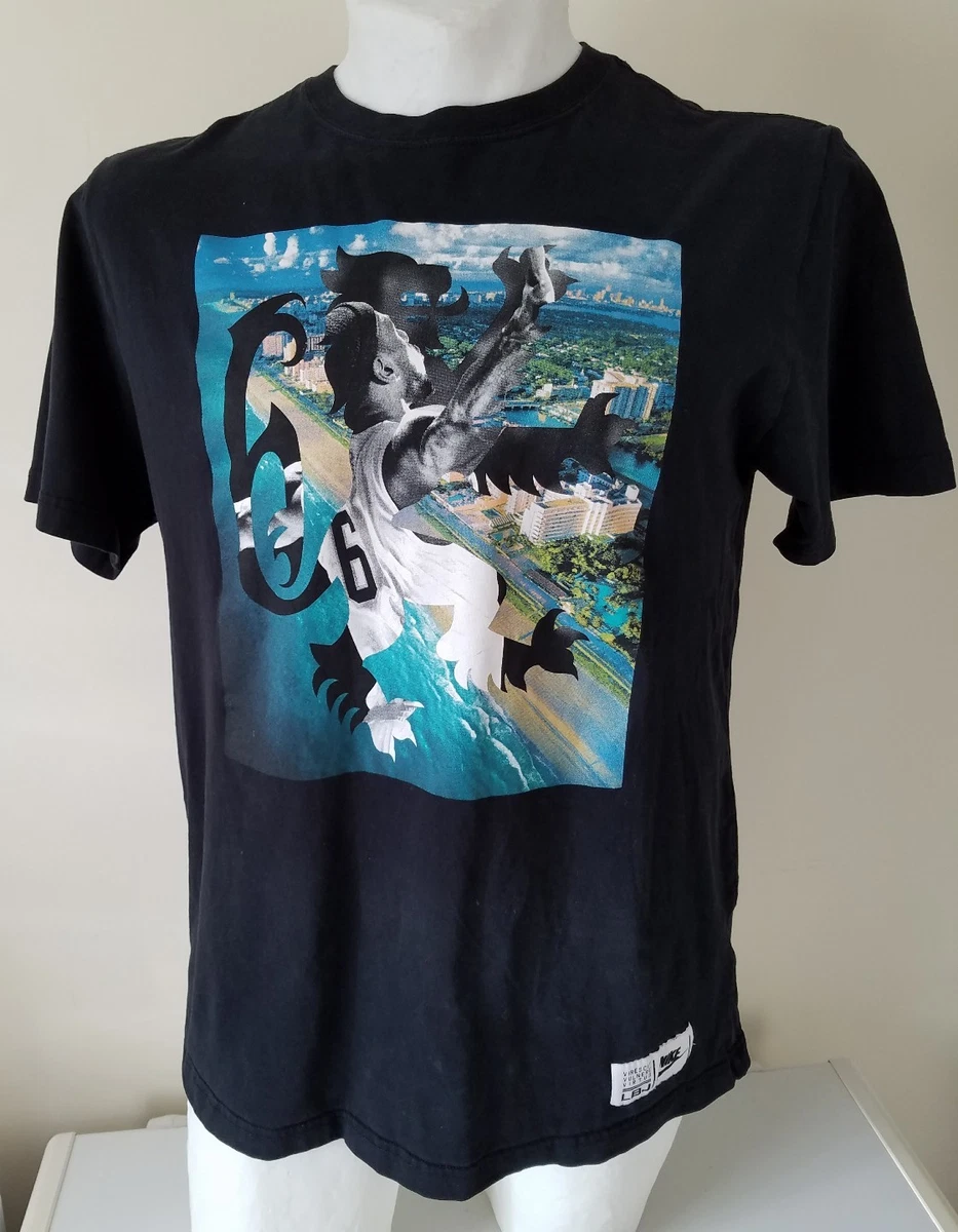 Camiseta Nike LBJ Lebron James King Lion Beach Vintage Virescit Vulnere Virtus