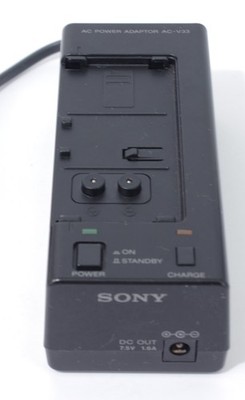 Sony AC-V33 Netzteil und Ladegerät für Camcorder AC-V33