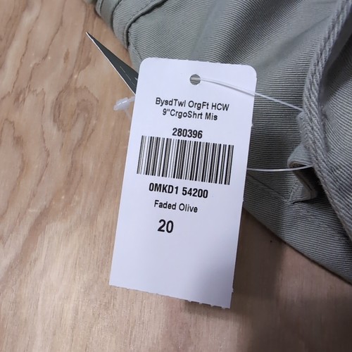 L.L. Bean Cargo Shorts Women's 20 Pale Green 39x9 Pockets Adjustable Waist - Picture 10 of 10