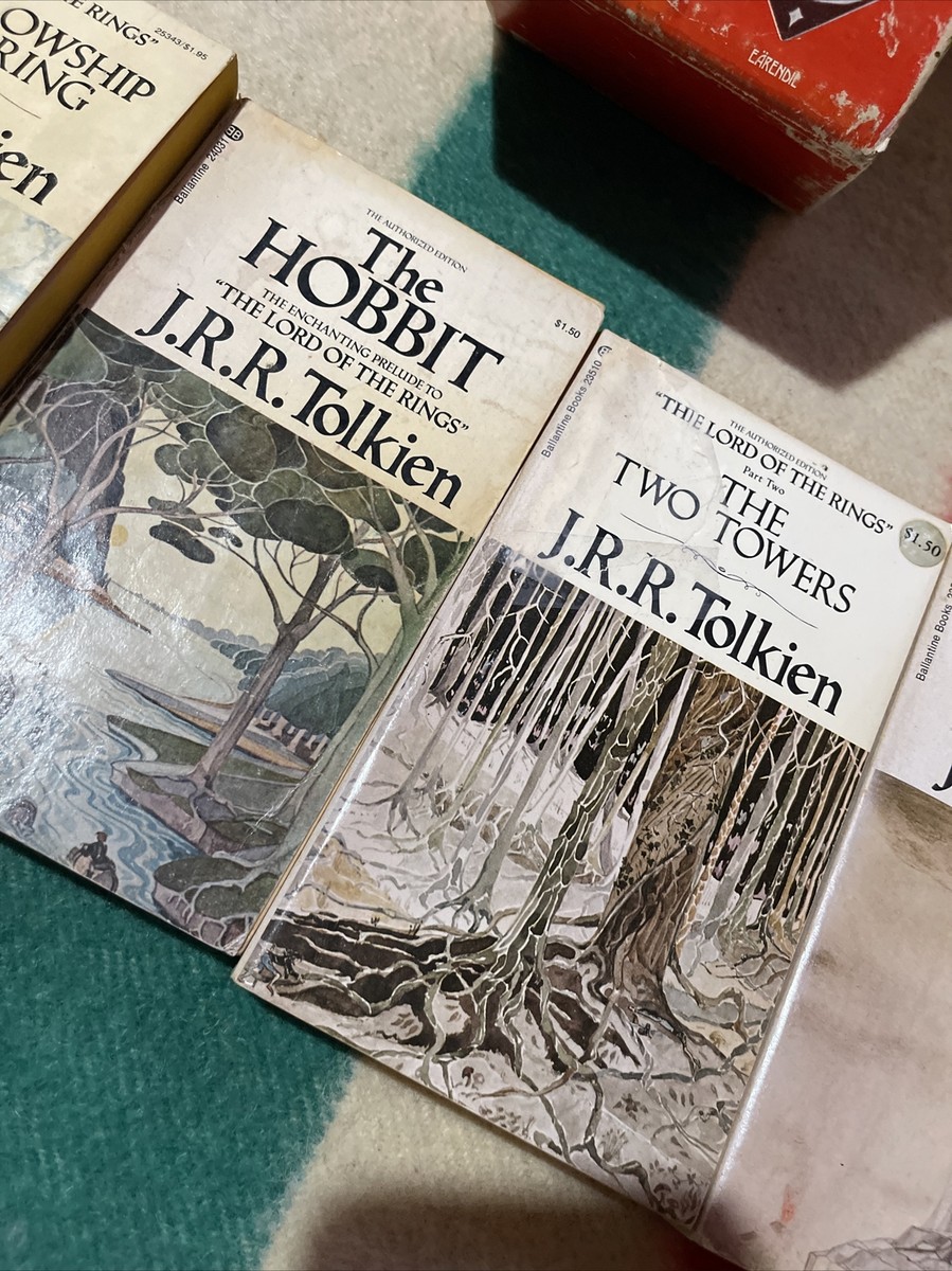 The Lord of the Rings & The Hobbit by J.R.R. Tolkien PB Red
