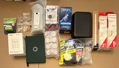 MIXED LOT ELECTRONICS - MIXED ACCESSORIES ETC - AS SHOWN  - SEE PICTURES