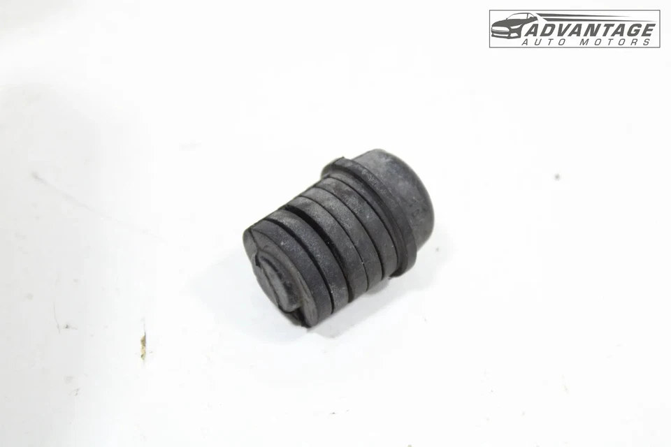 Chevrolet Equinox 2018-2025 capó delantero capó parachoques tapón tope OEM Foto 3 de 4