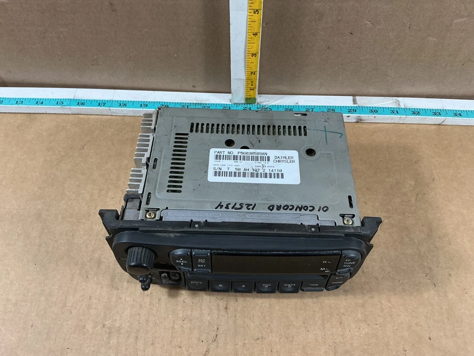 Chrysler Concorde 2002-2004 receptor de radio reproductor de CD P56038589AN OEM Foto 4 de 4