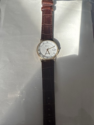 Gold Geneve Wristwatch - Picture 3 of 5
