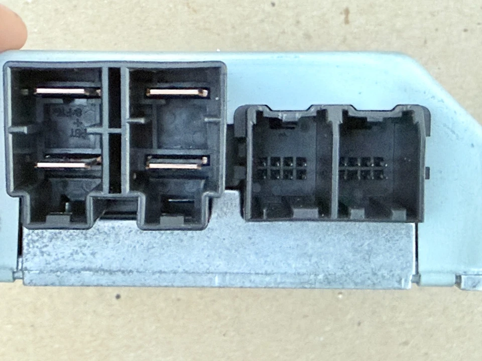 Módulo de control de columna de dirección asistida Hyundai Accent 2012-2017 OEM 56340-1R205 Foto 4 de 4