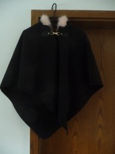 France Poncho schwarz kapuze Fake fellrand Rosa Gr.36