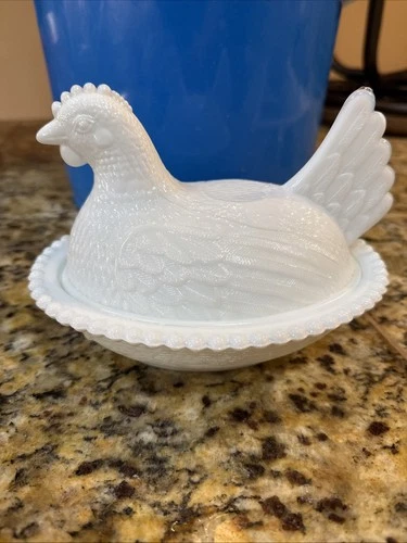 Vintage Indiana Glass Hen Chicken Nest Dish White Milk Glass beaded Perfect Cond