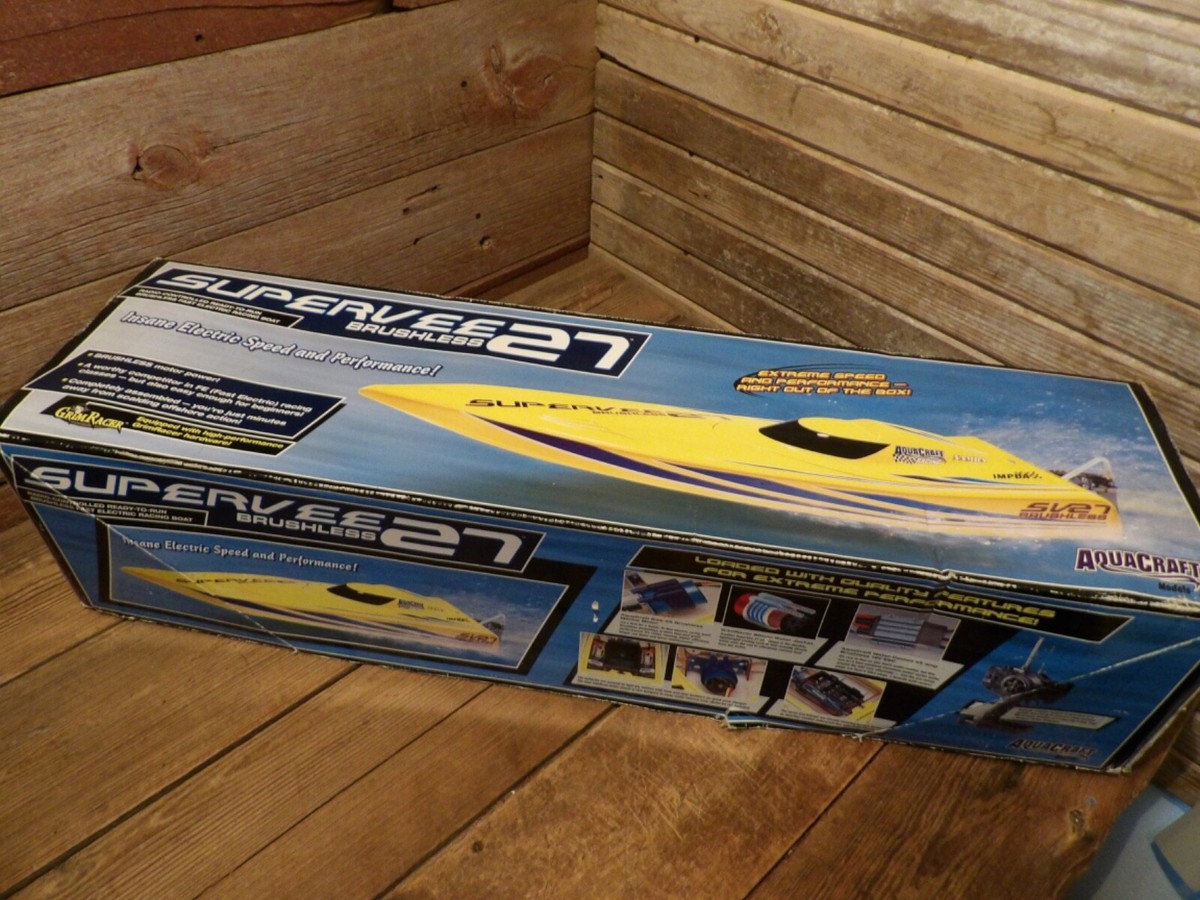 AQUACRAFT SUPERVEE 27 INSANE ELECTRIC BRUSHLESS SPEED BOAT IN BOX