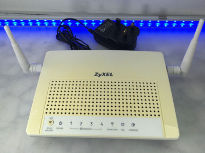 ZyXEL P-660HN-F1 (P-660HN-F1Z) Wireless AP mit 2x Antennen P/N: 401870 #149
