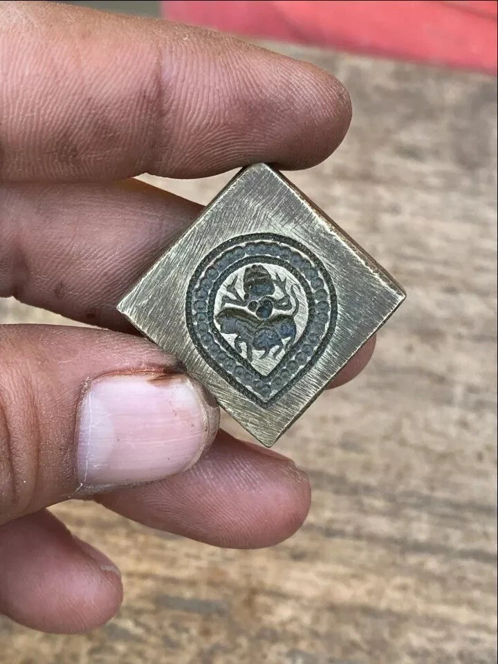 Antigua figura de diosa tallada a mano de bronce hermosa colgante joyería molde troquel Foto 2 de 4