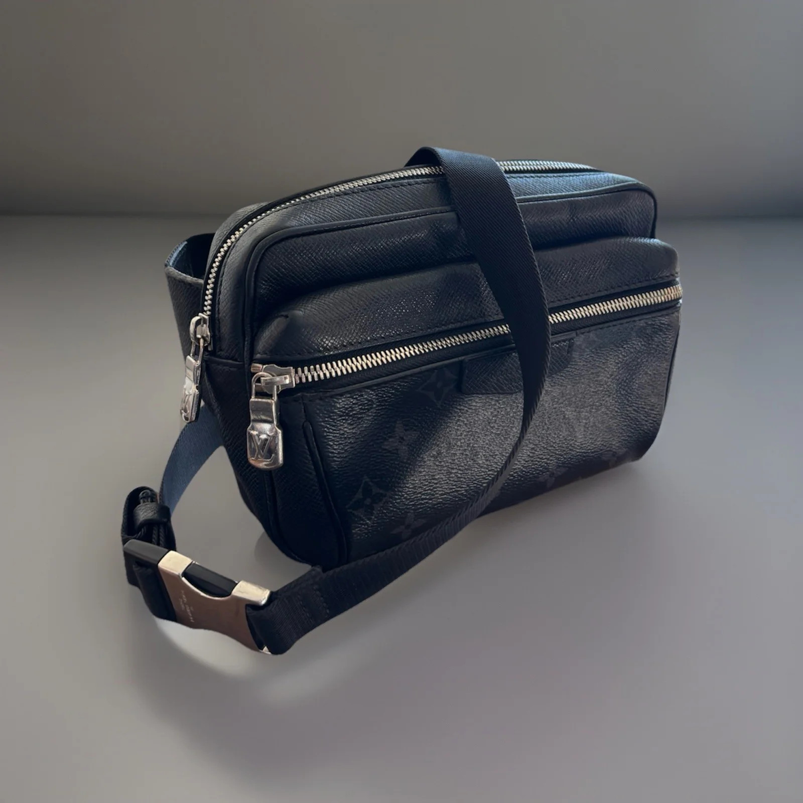 LOUIS VUITTON Authentic Monogram Eclipse Fannypac… - image 1