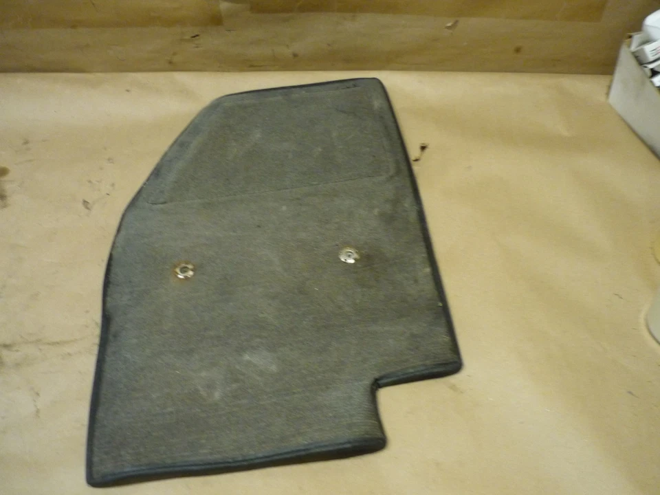 Tapete dianteiro Ferrari 308 - destro GTS - P/N 60377801 - Imagem 4 de 4