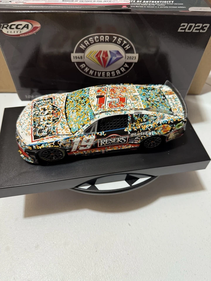 Martin Truex Jr. ELITE #19 Reser’s New Hampshire 2023 FINAL WIN 1/24 Diecast - Image 2 of 4