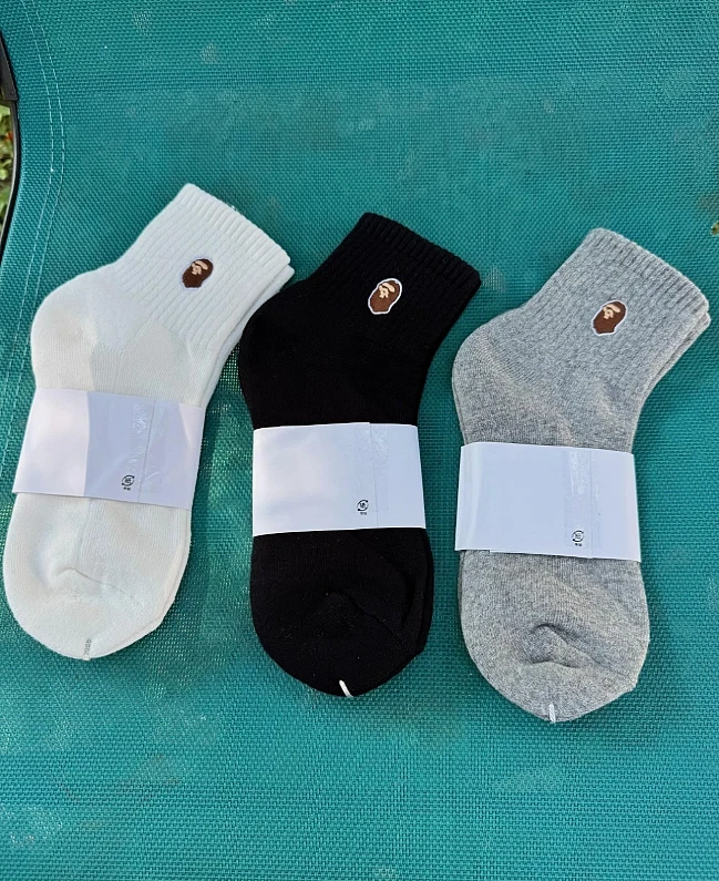 Paquete de 3 calcetines BAPE para media pantorrilla negros blancos grises - ropa de calle nueva con etiquetas Foto 2 de 4