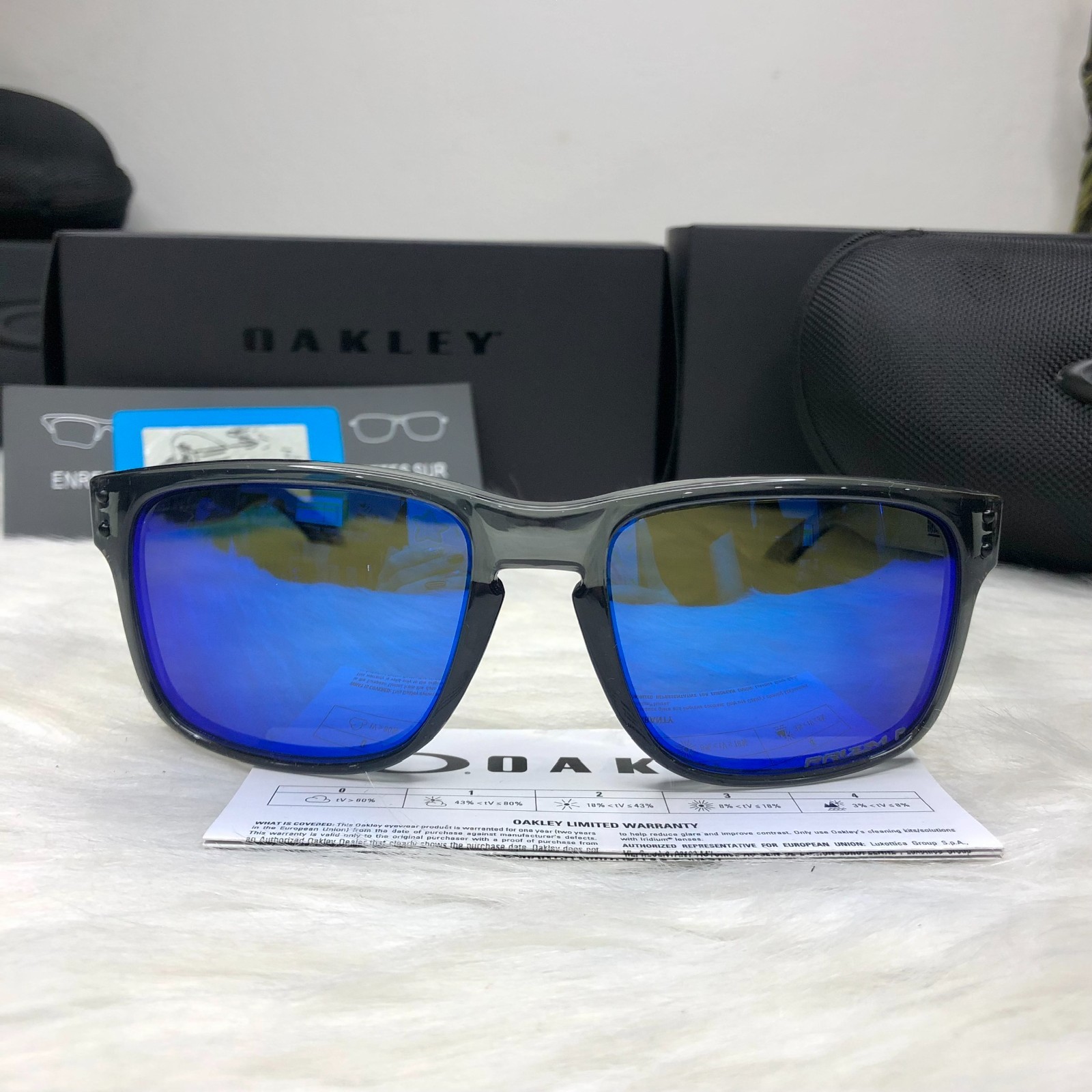 New Oakley Holbrook Polarized Sunglasses Smoke Clear Frame Blue Prizm Lens UV400 alternate view 3