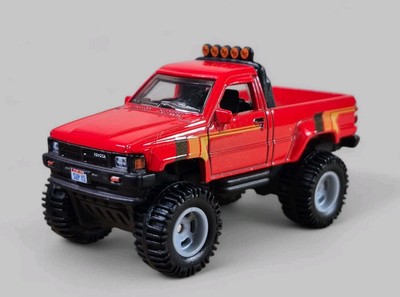 1987 TOYOTA PICKUP TRUCK Diorama Collectible DieCast Model 1:64 Red LOOSE 