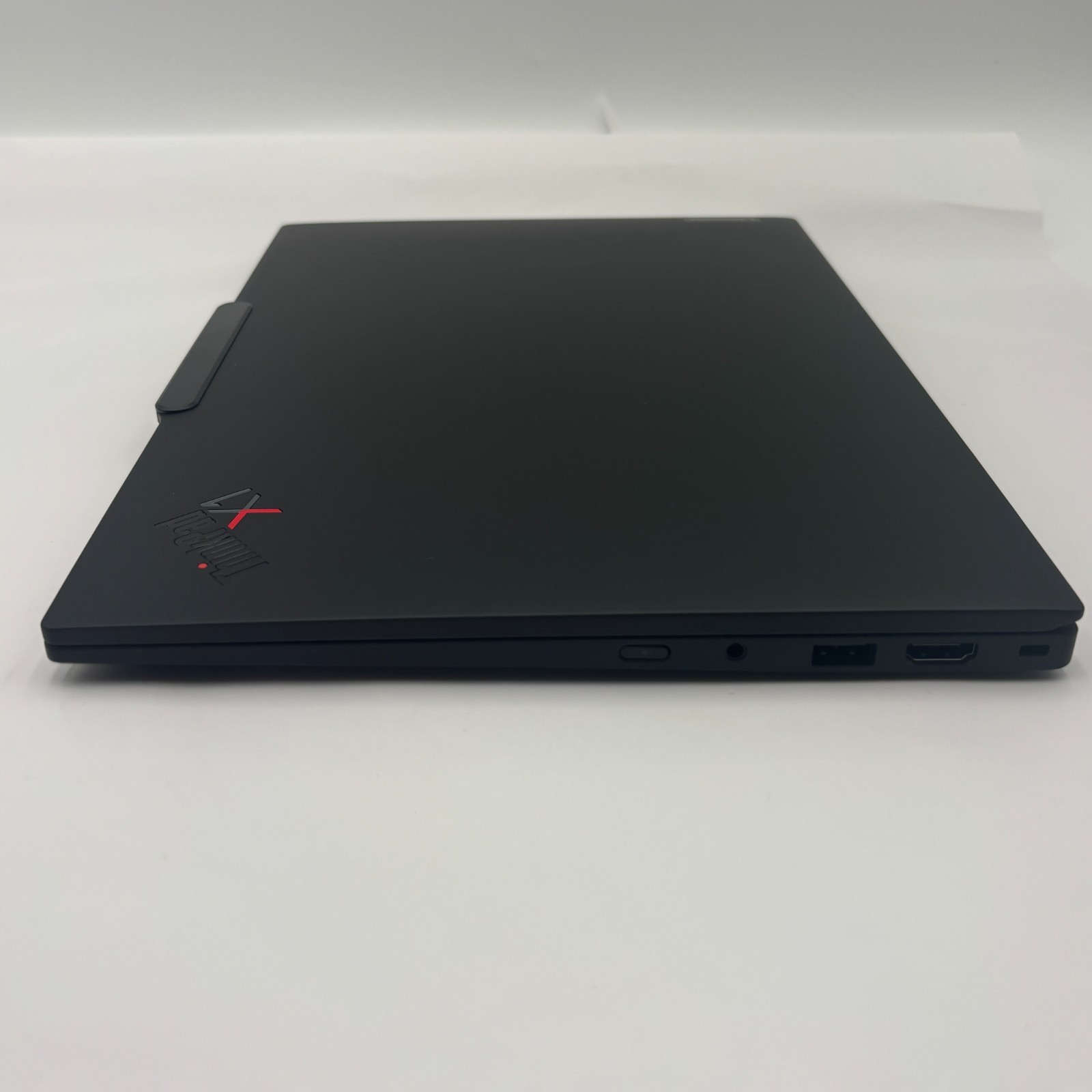Lenovo ThinkPad X1, 14-Inch Laptop, with Intel Core Ultra 7 255U, 1 TB SSD (Solid State Drive), Windows 11 Pro