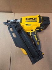 DeWalt DCN930 First 1st Fix Nail Gun. Very Good Working Order and Condition.