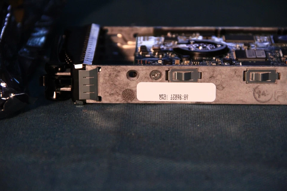 Hitachi Ultrastar 30010K HUS103030FLF210 Internal 10025RPM 3.5" with tray NEW - Image 4 of 4