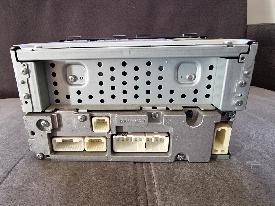 Autoradio Toyota Urban Cruiser 2009 2012 Mp3/Bluethoot + CORNICE PLANCIA ORI - Immagine 3 di 4