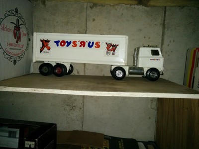 ertl toys r us truck