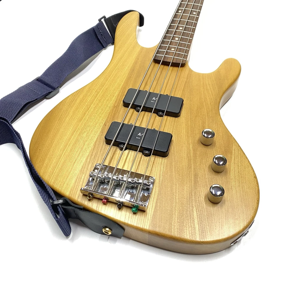 Bajo Washburn Pro XB-122 ~ Serie Bantam ~ Guitarra Artesanal Natural Foto 3 de 4