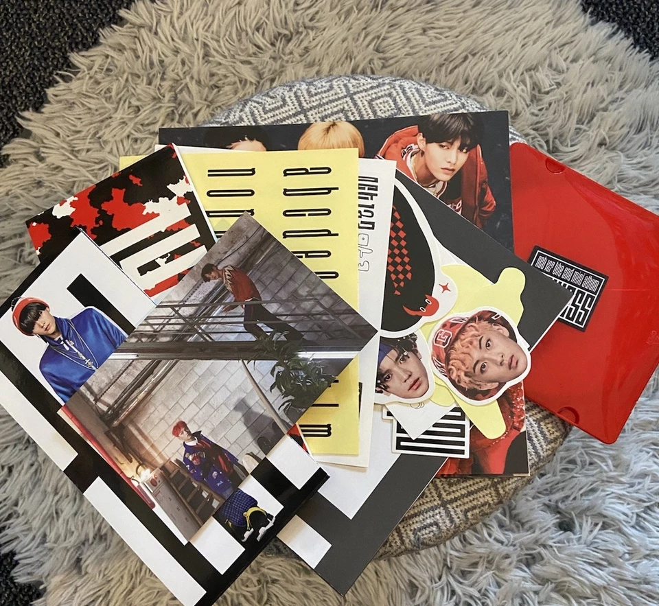 NCT 127 Limitless 2nd CD Mini Album with Photo Postcards and Stickers Pre-owned - Imagem 3 de 4