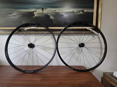 BONTRAGER PARADIGM 622 X 19 WHEELSET  - NEW